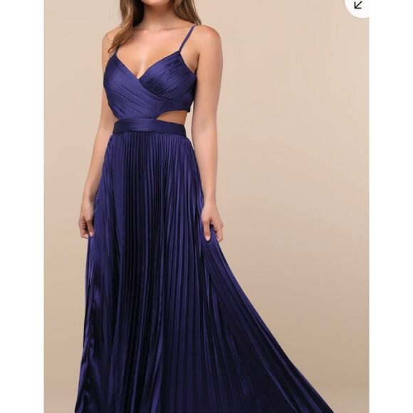 LuLus Got the Glam Navy Blue Pleated Evening Gown Cutout Dress Size XL Navy NWT - Picture 3 of 3